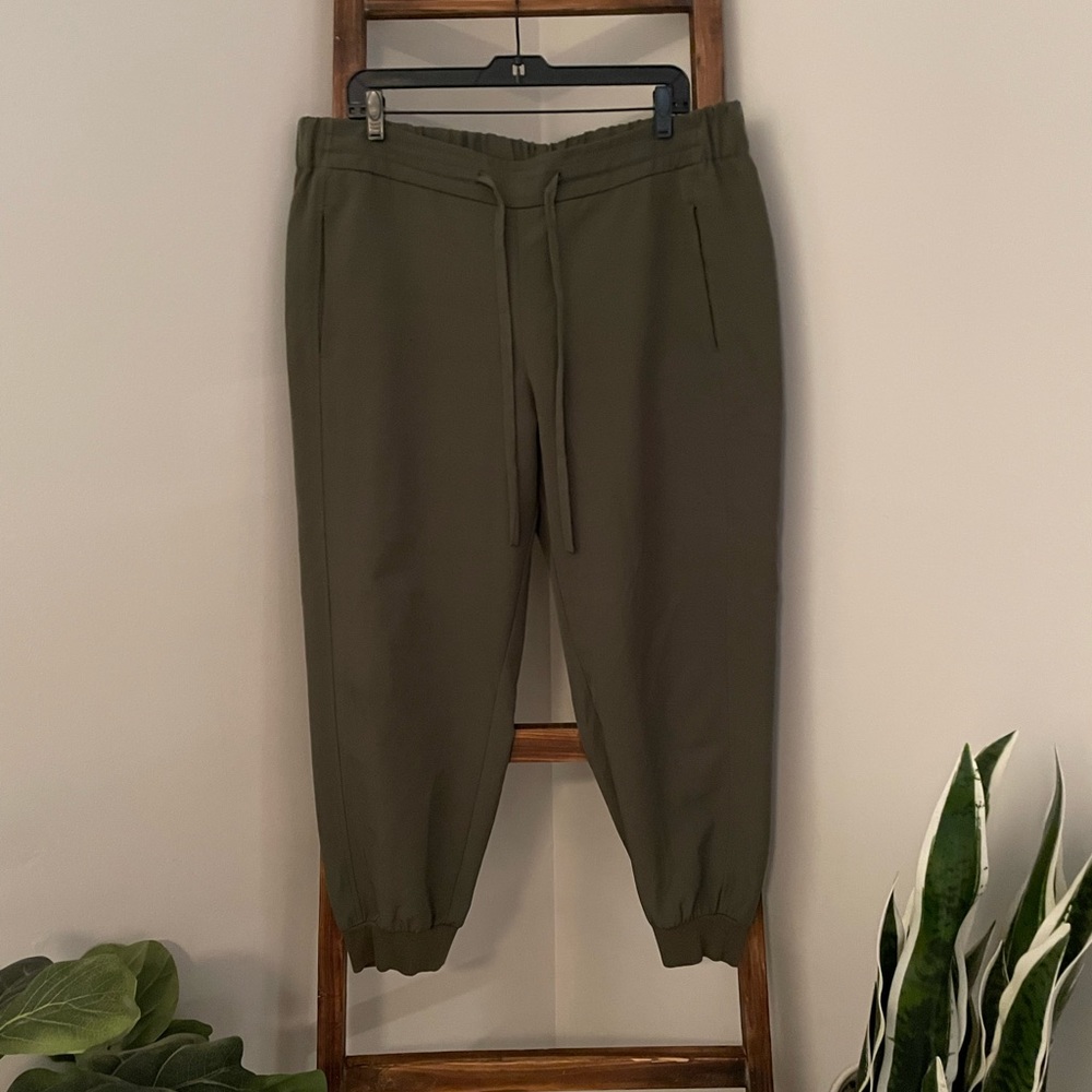Prologue Olive Jogger Trouser